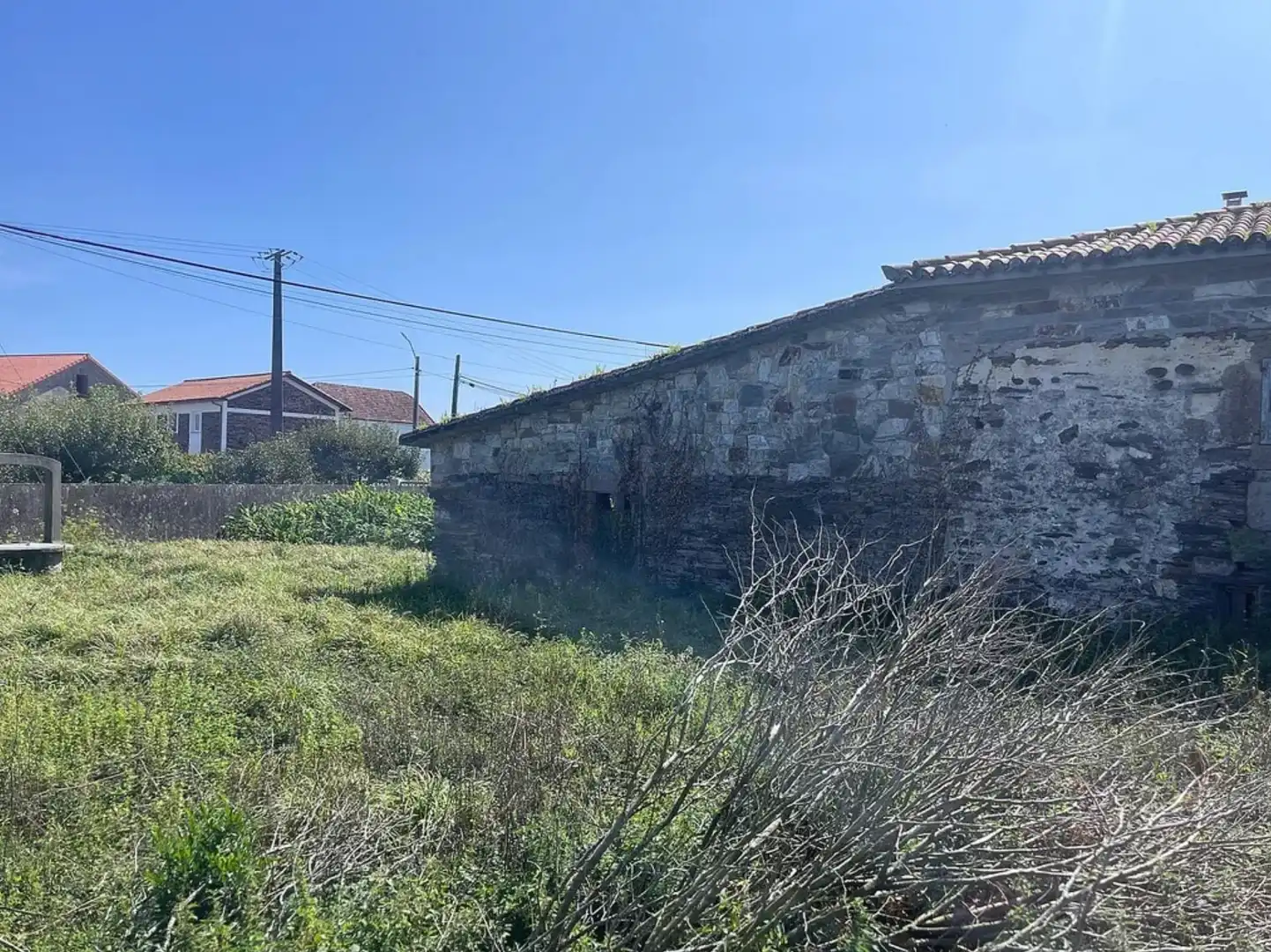 Casa rústica amb jardí en venda a Valdoviño, imagen 2