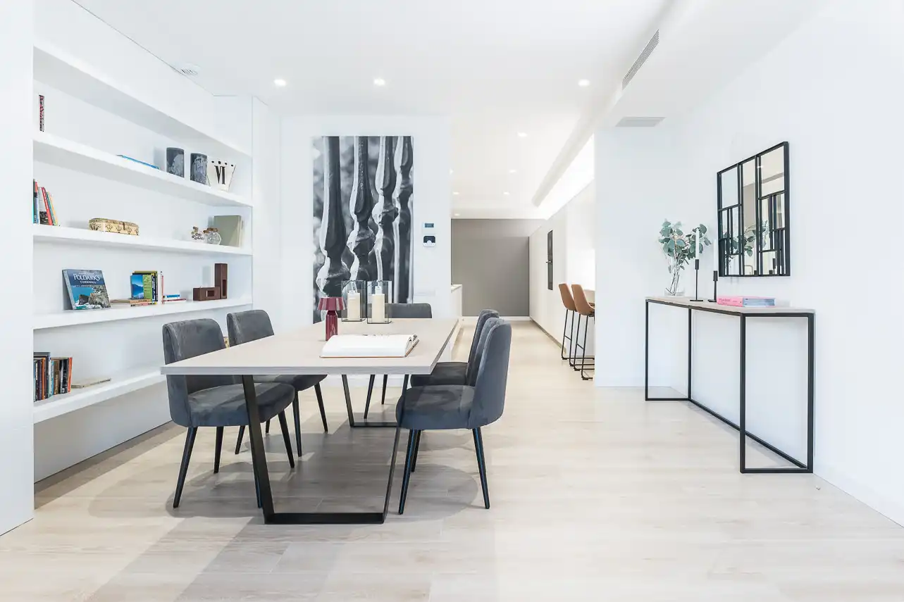 Comedor de Apartamento de alquiler en Barcelona con Aire acondicionado, Calefacción y Jardín privado