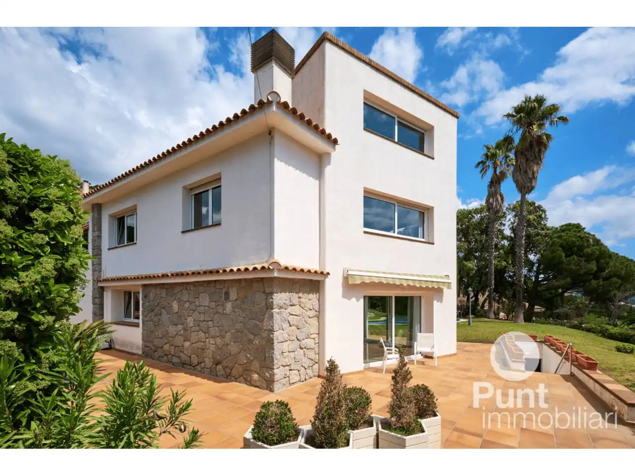 Vista exterior de Casa o chalet en venta en Premià de Dalt con Aire acondicionado, Calefacción y Jardín privado