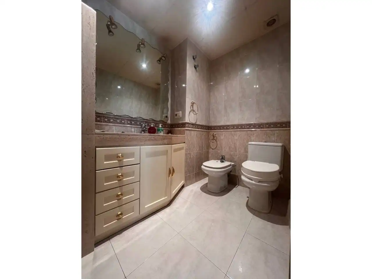Baño de Apartamento en venta en Manresa con Aire acondicionado, Calefacción y Terraza