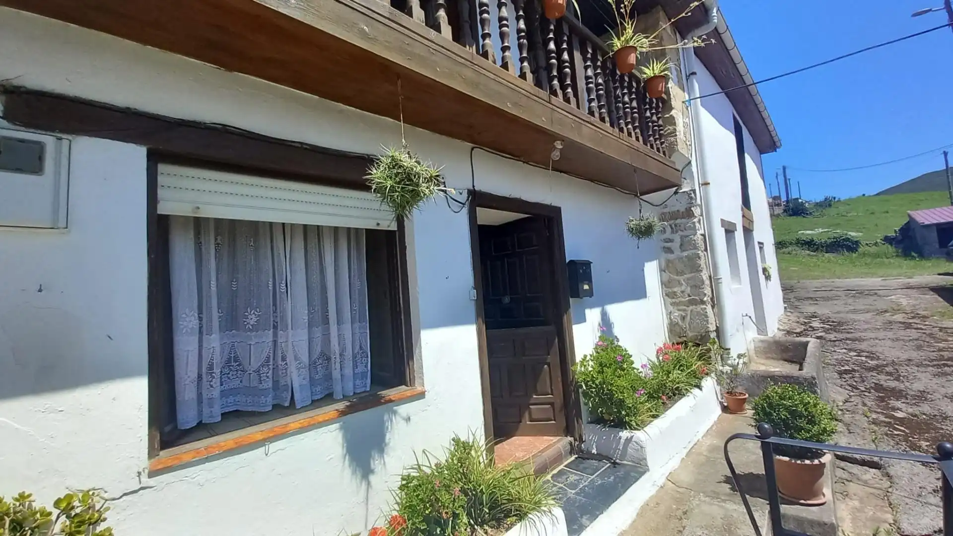 Exterior view of Houses for sale in Santillana del Mar  with Private garden, Storage room and Balcony