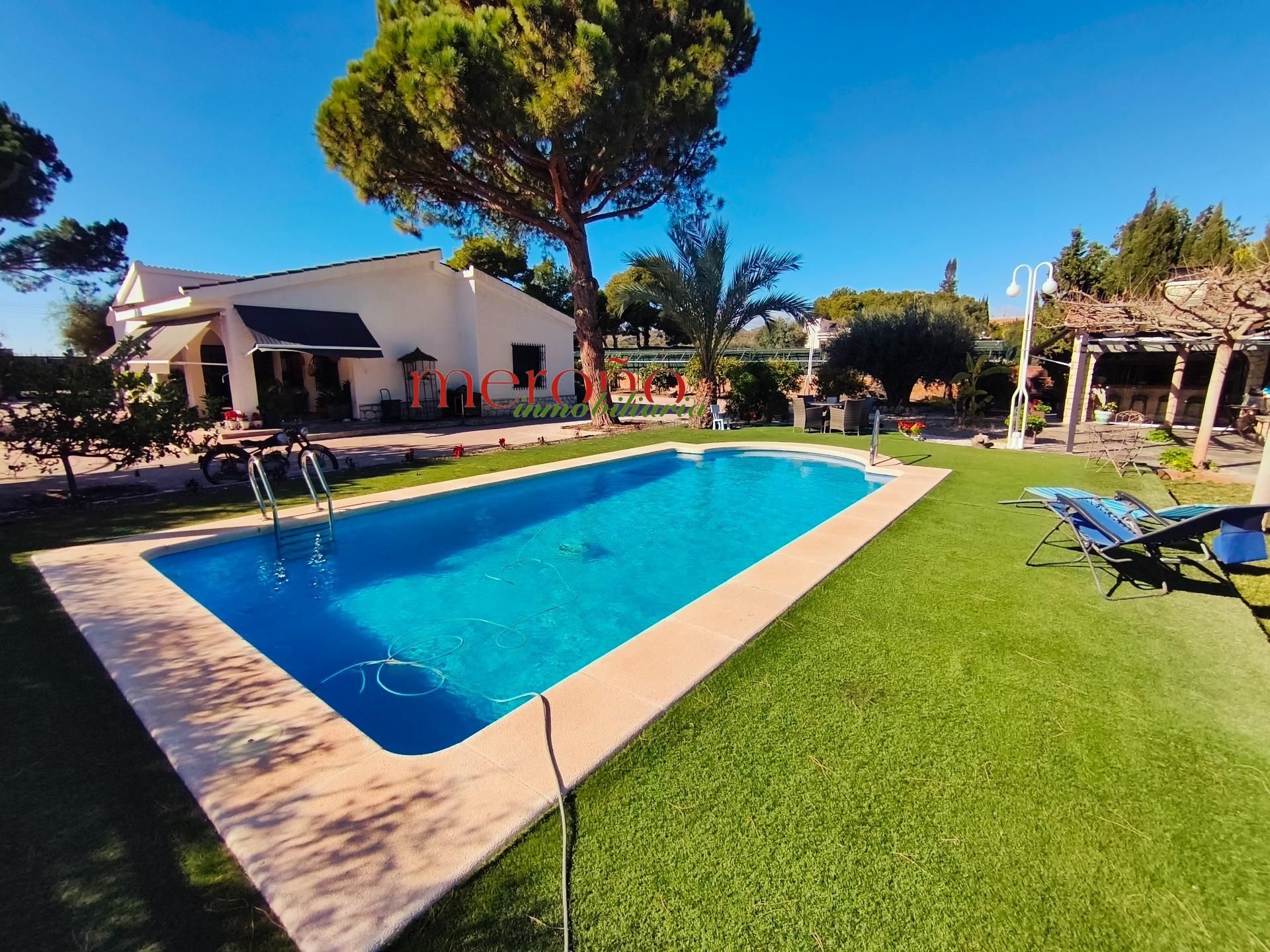 Swimming pool of House or chalet for sale in Elche / Elx  with Air Conditioner, Terrace and Storage room