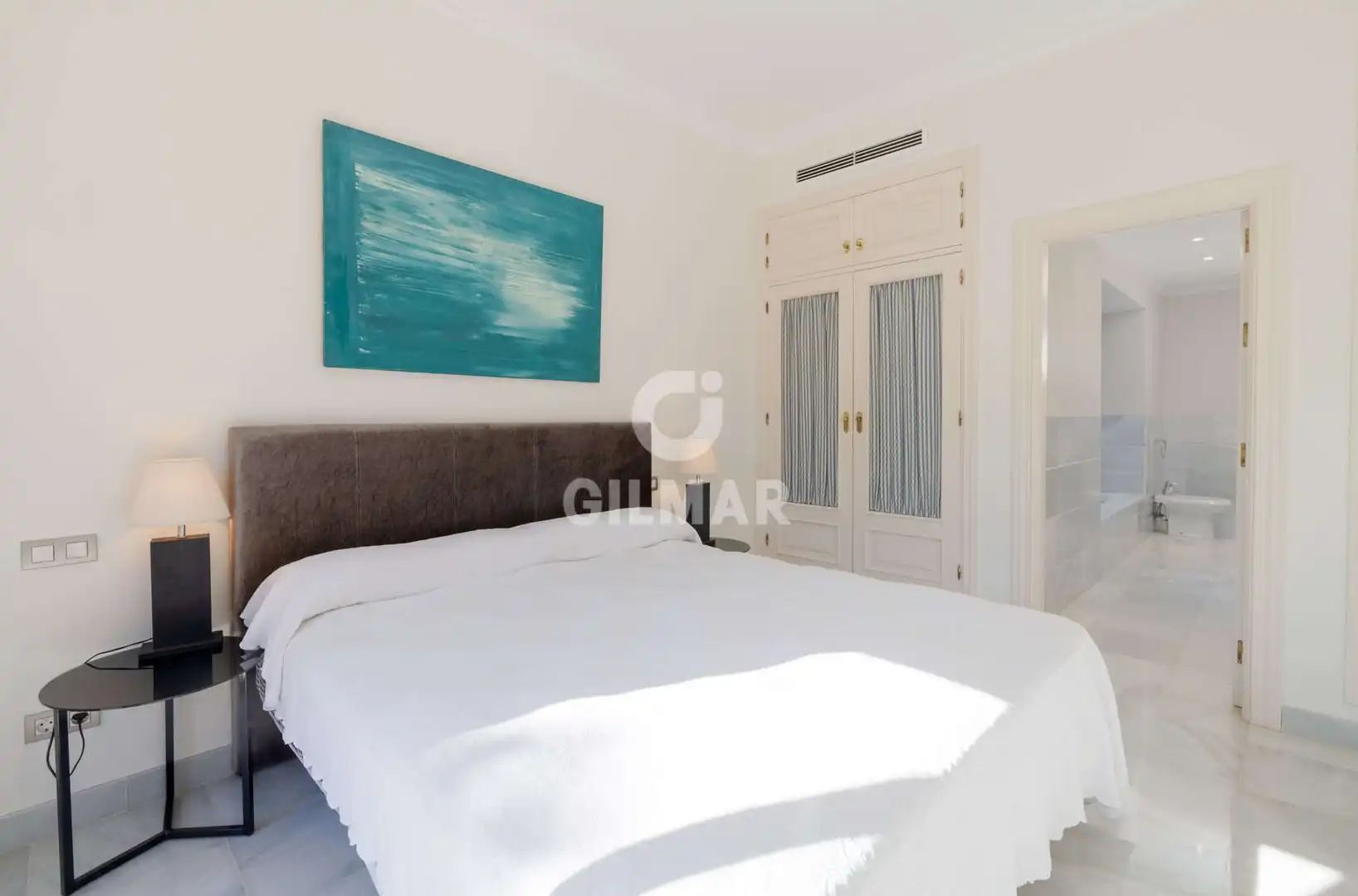 Habitación de Casa o chalet en venta en Estepona con Calefacción, Jardín privado y Piscina