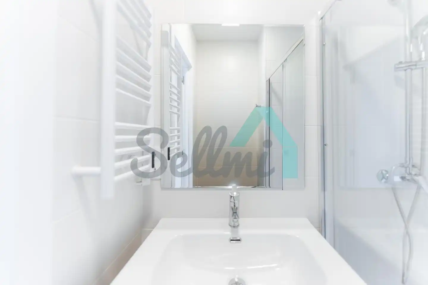 Baño de Piso en venta en Gijón  con Calefacción