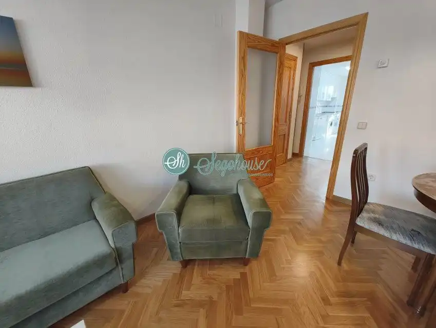 Wohnzimmer von Wohnung zur Miete in Segovia mit Heizung, Parkett und Terrasse
