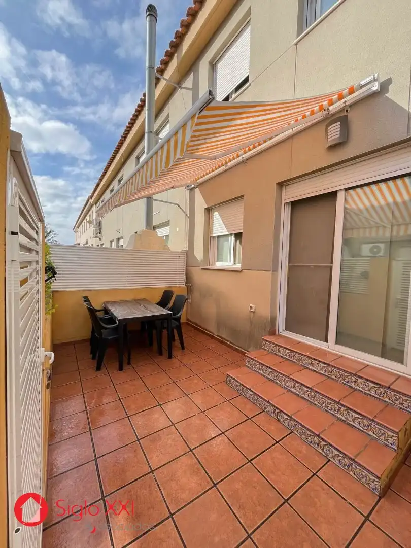 Terrasse von Einfamilien-Reihenhaus zum Verkauf in Almazora / Almassora mit Klimaanlage, Heizung und Terrasse