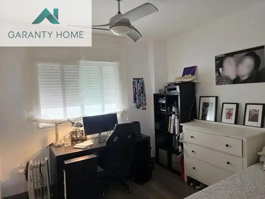 Sala de estar de Piso de alquiler en Fuengirola con Aire acondicionado, Jardín privado y Terraza