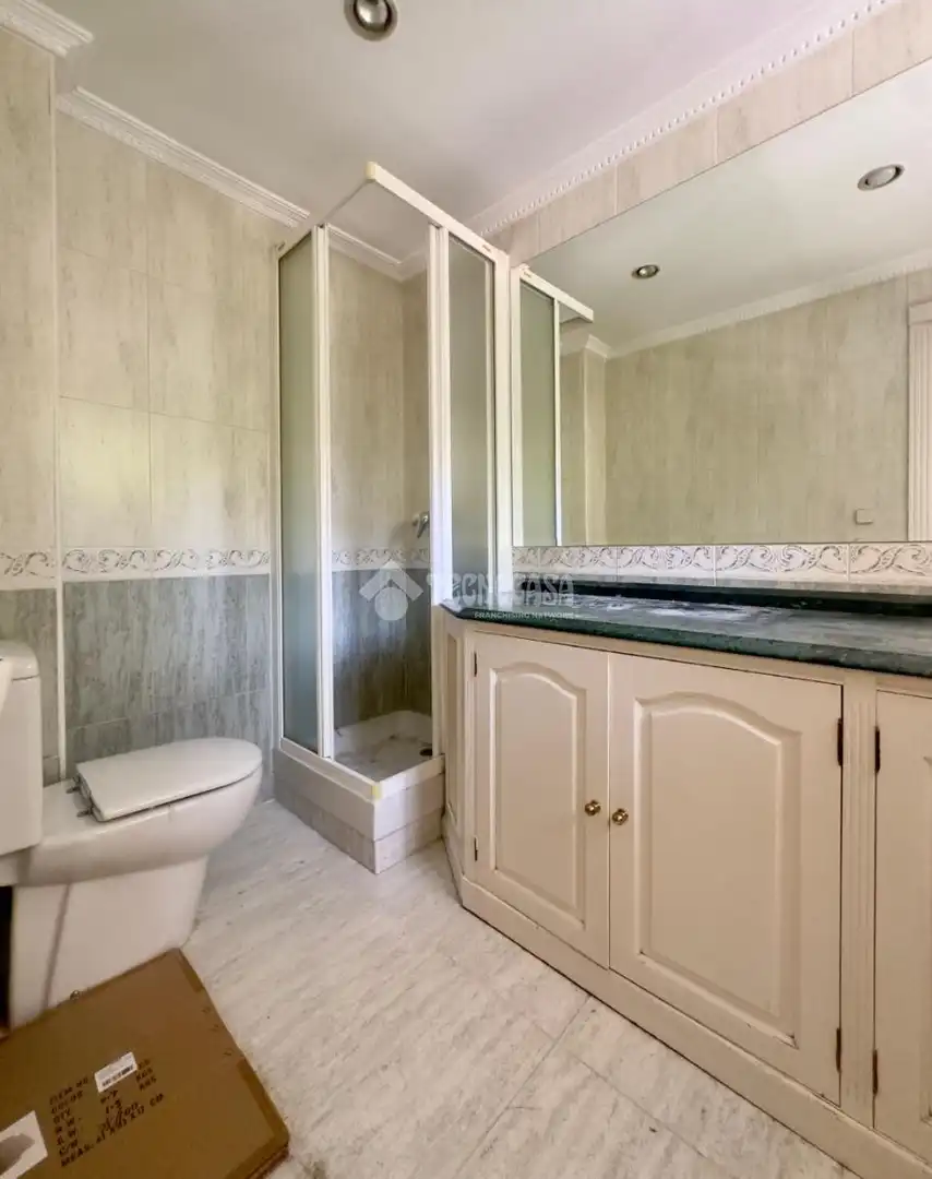 Baño de Piso en venta en Móstoles con Aire acondicionado, Calefacción y Terraza