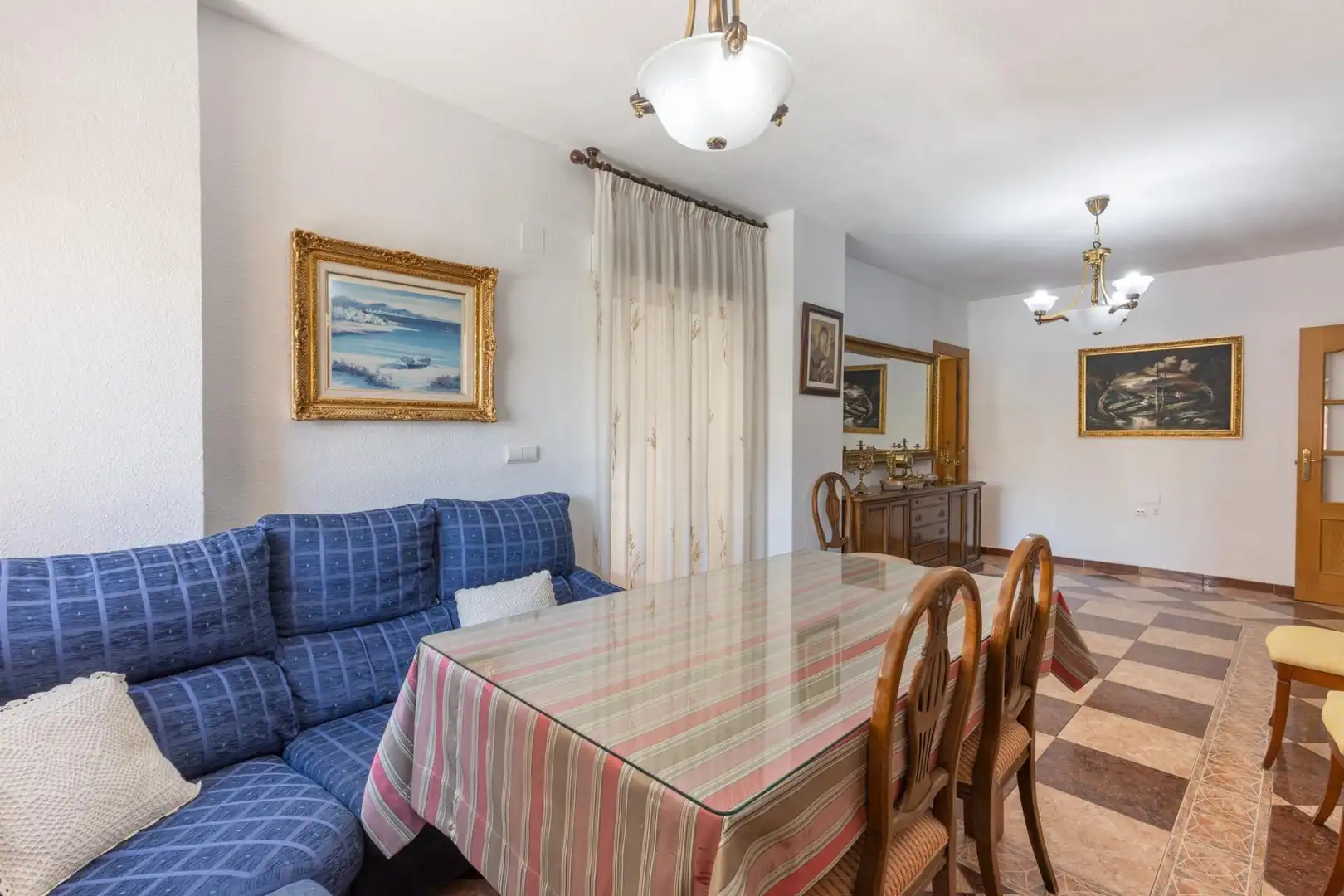 Comedor de Piso en venta en Granada con Terraza, Amueblado y Balcón