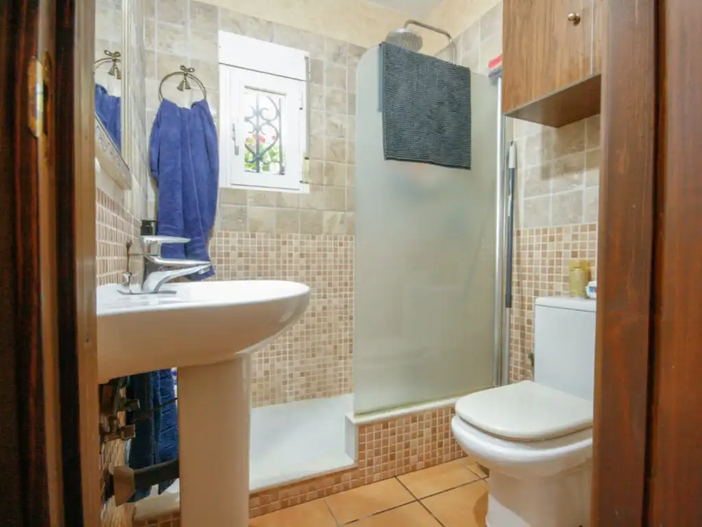 Bathroom of Houses for sale in Monda