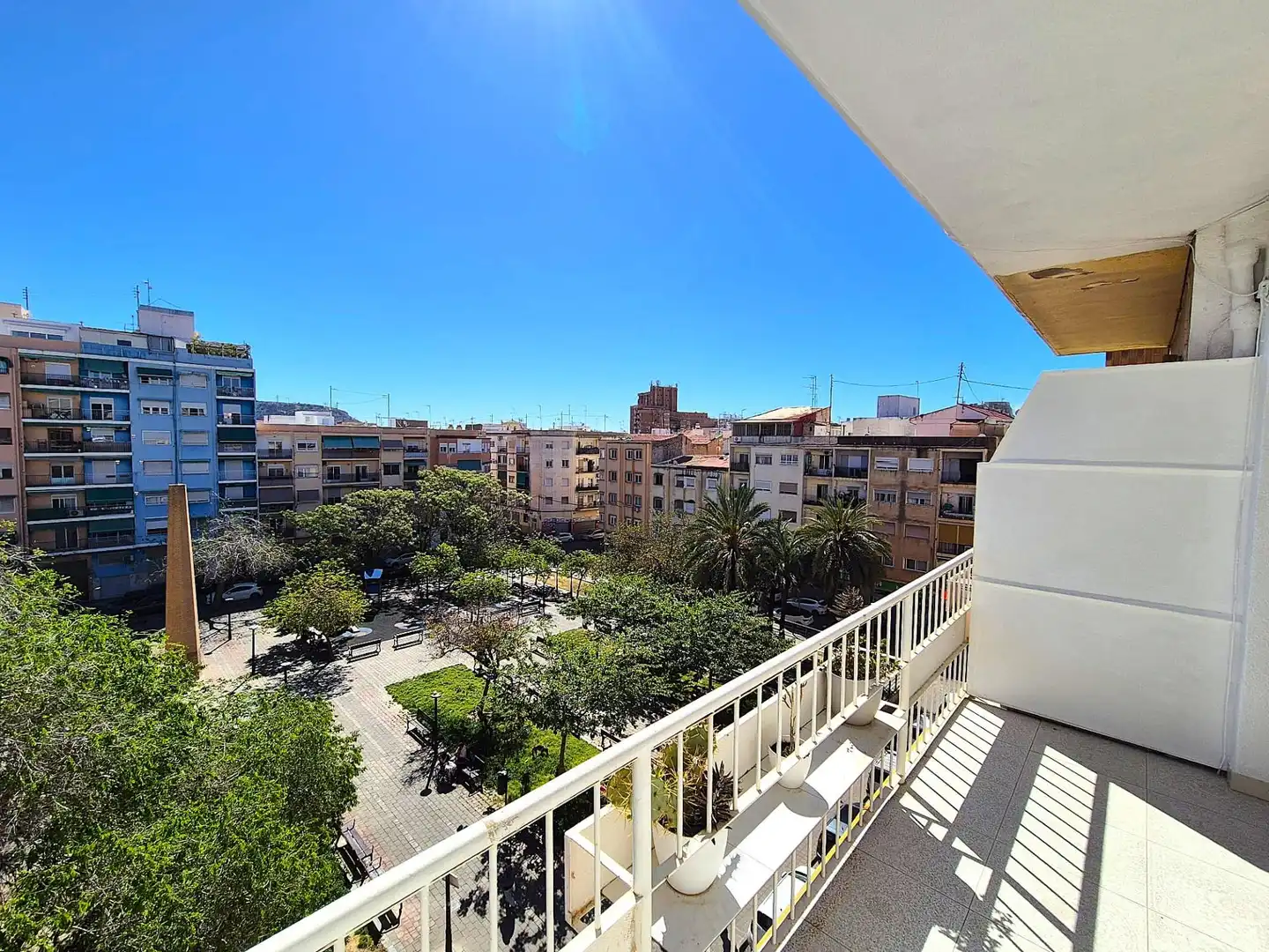 Vista exterior de Apartament en venda en Alicante / Alacant amb Aire condicionat i Balcó