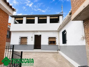 Haus mit Garten zum Verkauf in La Puebla de Montalbán