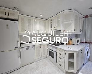 Kitchen of Flat to rent in  Madrid Capital  with Air Conditioner, Heating and Furnished