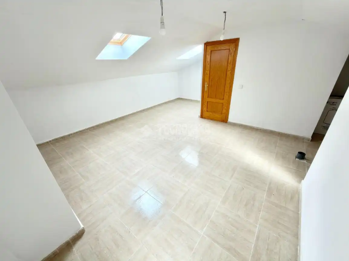 Casa adosada en venta en Valdeaveruelo con Aire acondicionado, Calefacción y Balcón