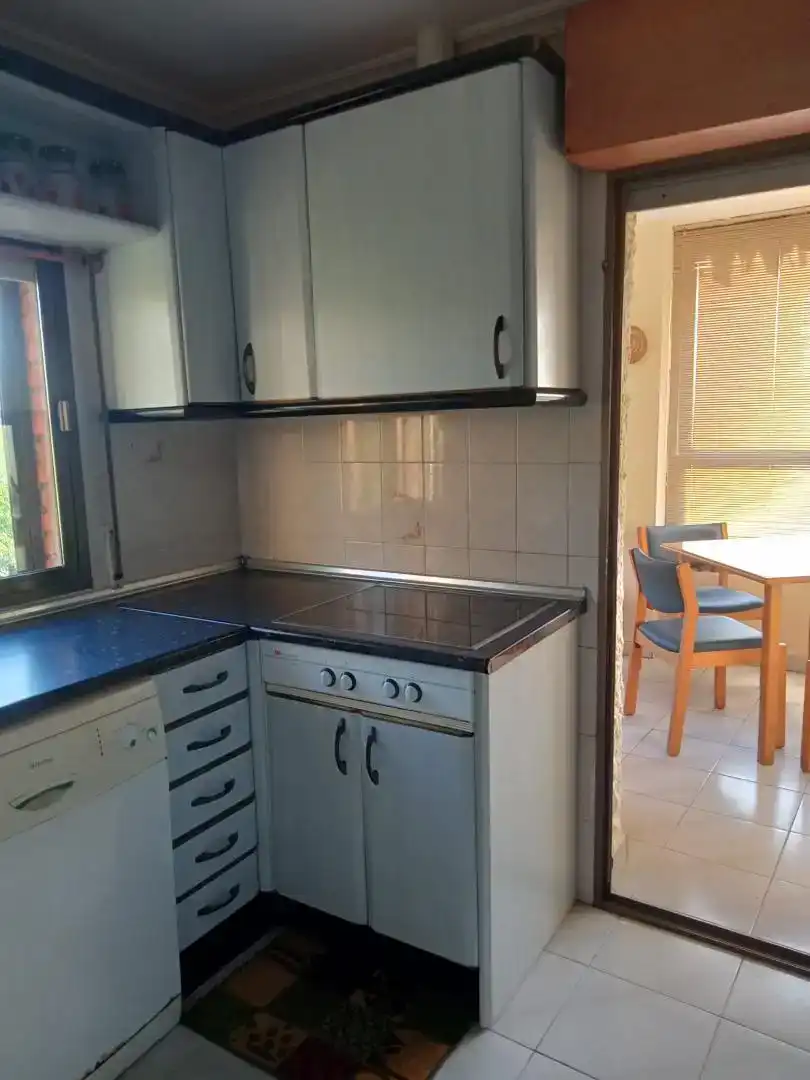 Cuina de Finca rústica en venda en Aldeadávila de la Ribera amb Jardí privat, Traster i Moblat