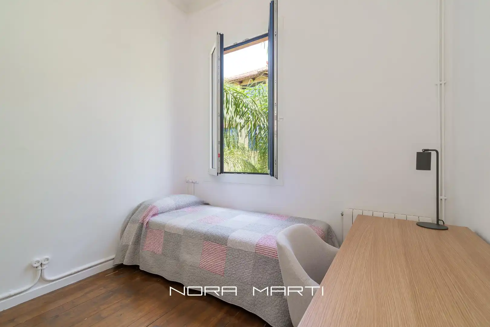 Schlafzimmer von Wohnung zur Miete in Barcelona mit Klimaanlage, Heizung und Privatgarten