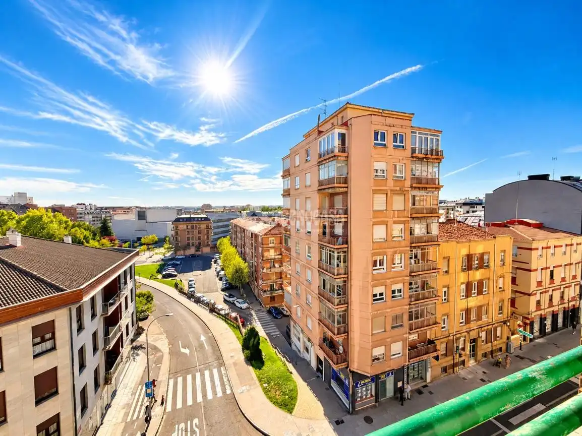 Exterior view of Flat for sale in Centro Ciudad