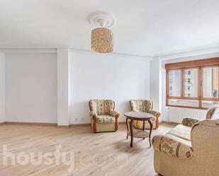 Flat to rent in Calle Armando Álvarez Palacio, Salesas - Foncalada - Campoamor