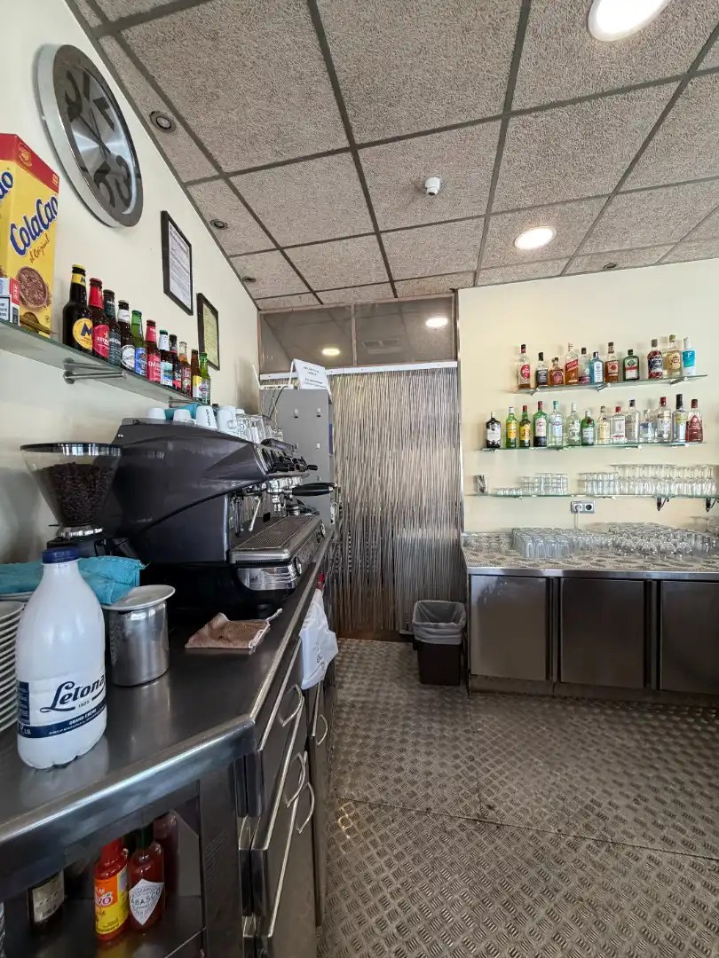 Local comercial en venda a Avinguda Gumersind Bisbal, imagen 2