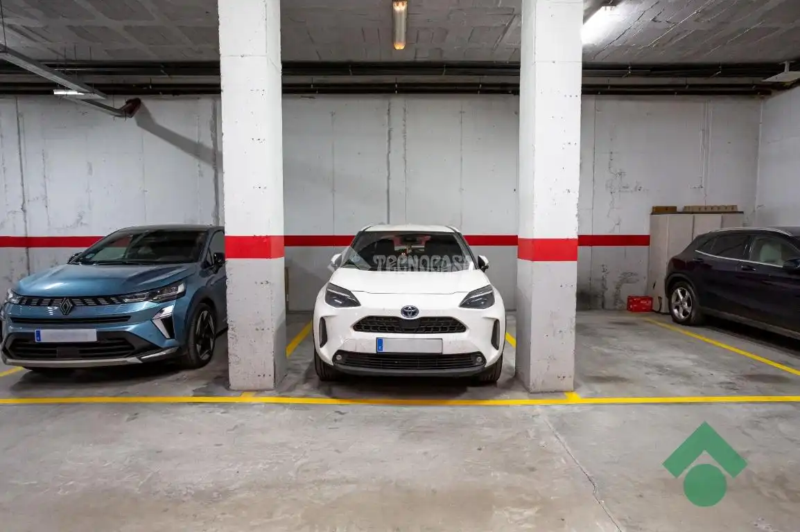 Parkplatz von Wohnung zum Verkauf in Algeciras mit Klimaanlage