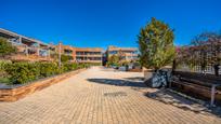 Vista exterior de Apartament en venda en Las Rozas de Madrid amb Aire condicionat