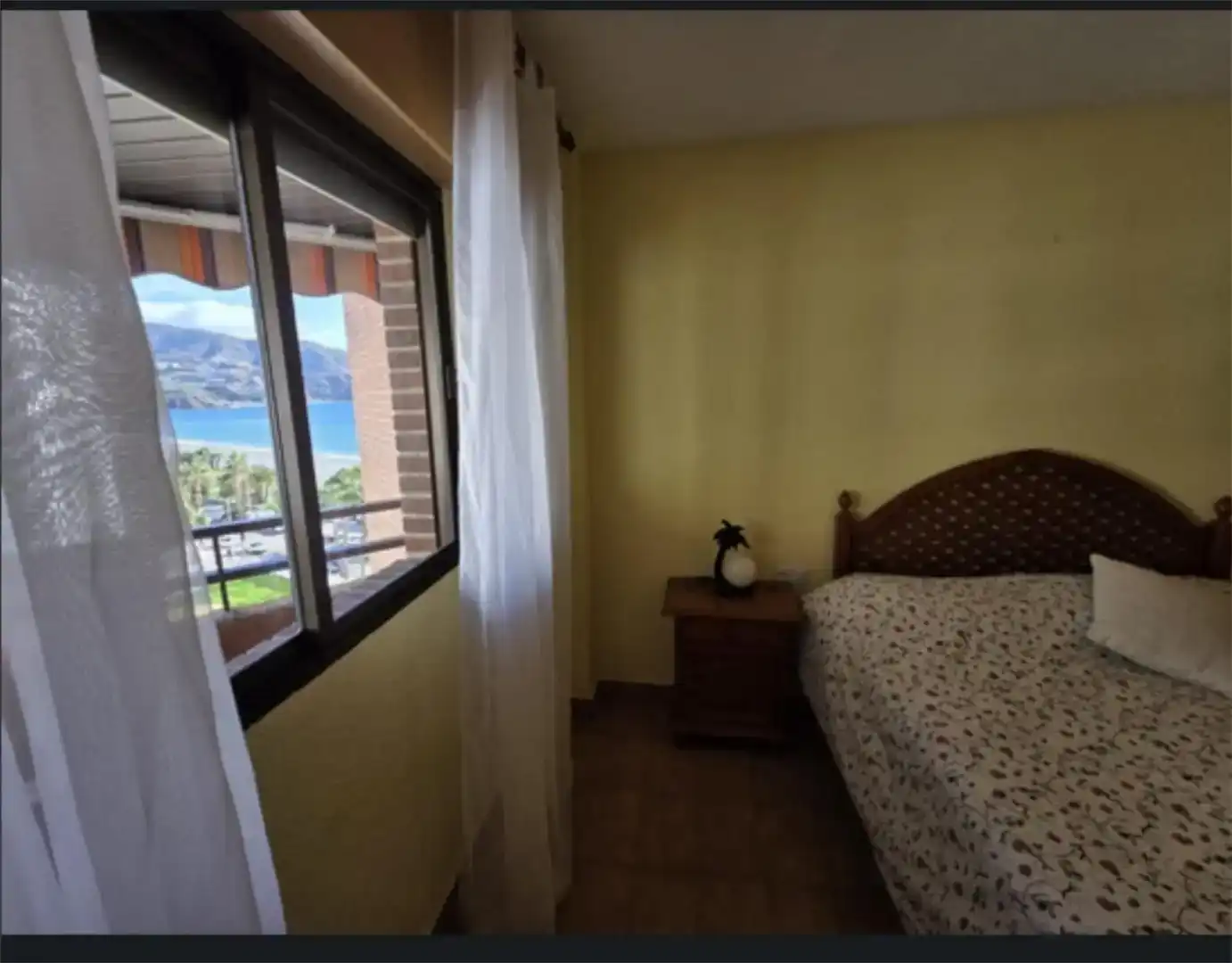 Schlafzimmer von Wohnungen zur Miete in Almuñécar mit Klimaanlage, Privatgarten und Möbliert