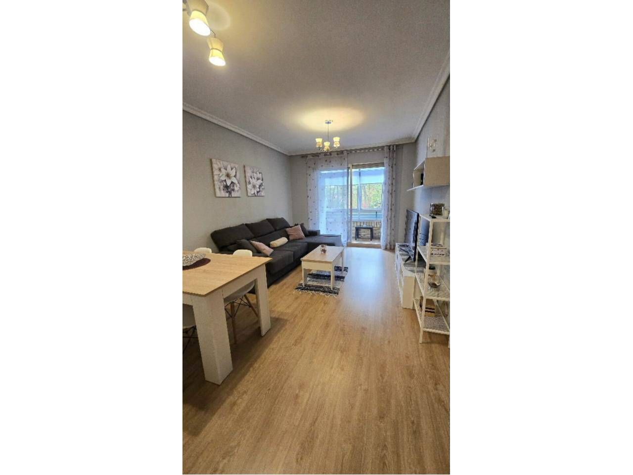 Vista exterior de Piso de alquiler en  Logroño con Calefacción, Parquet y Terraza