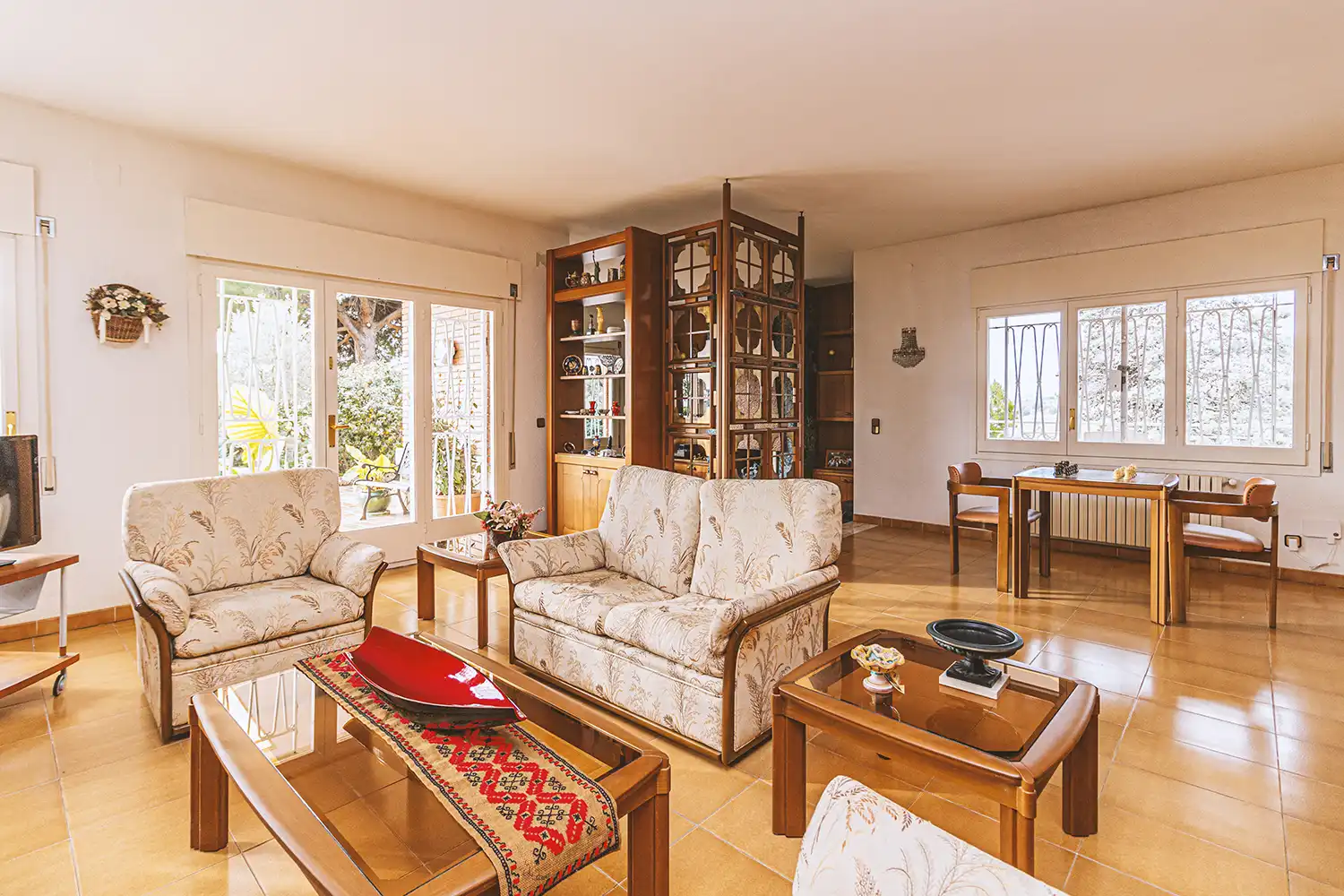Sala d'estar de Casa o xalet en venda en Sant Pol de Mar amb Calefacció, Jardí privat i Terrassa
