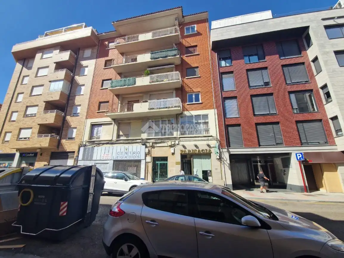 Vista exterior de Piso en venta en Palencia con Aire acondicionado, Calefacción y Parquet