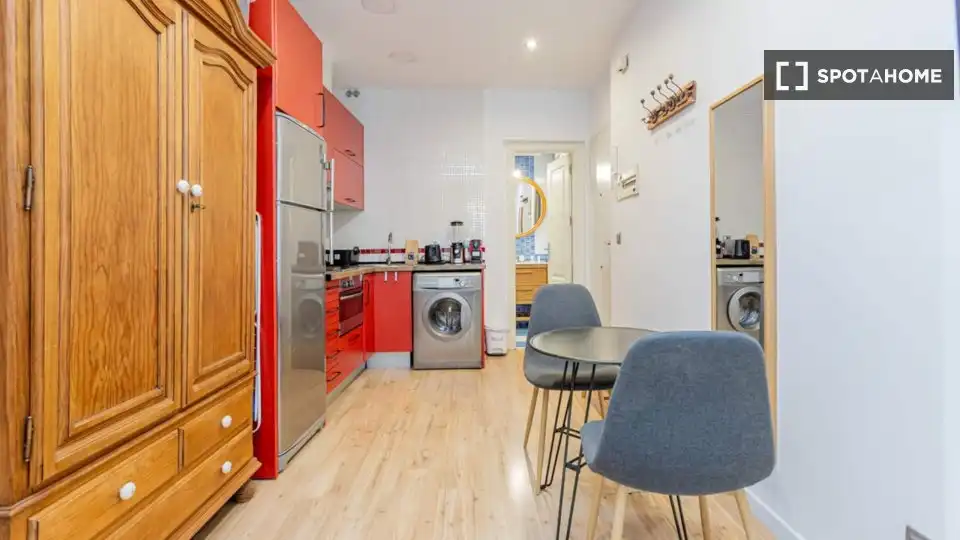 Kitchen of Flat for rent in Madrid  with Air Conditioner, Heating and Furnished