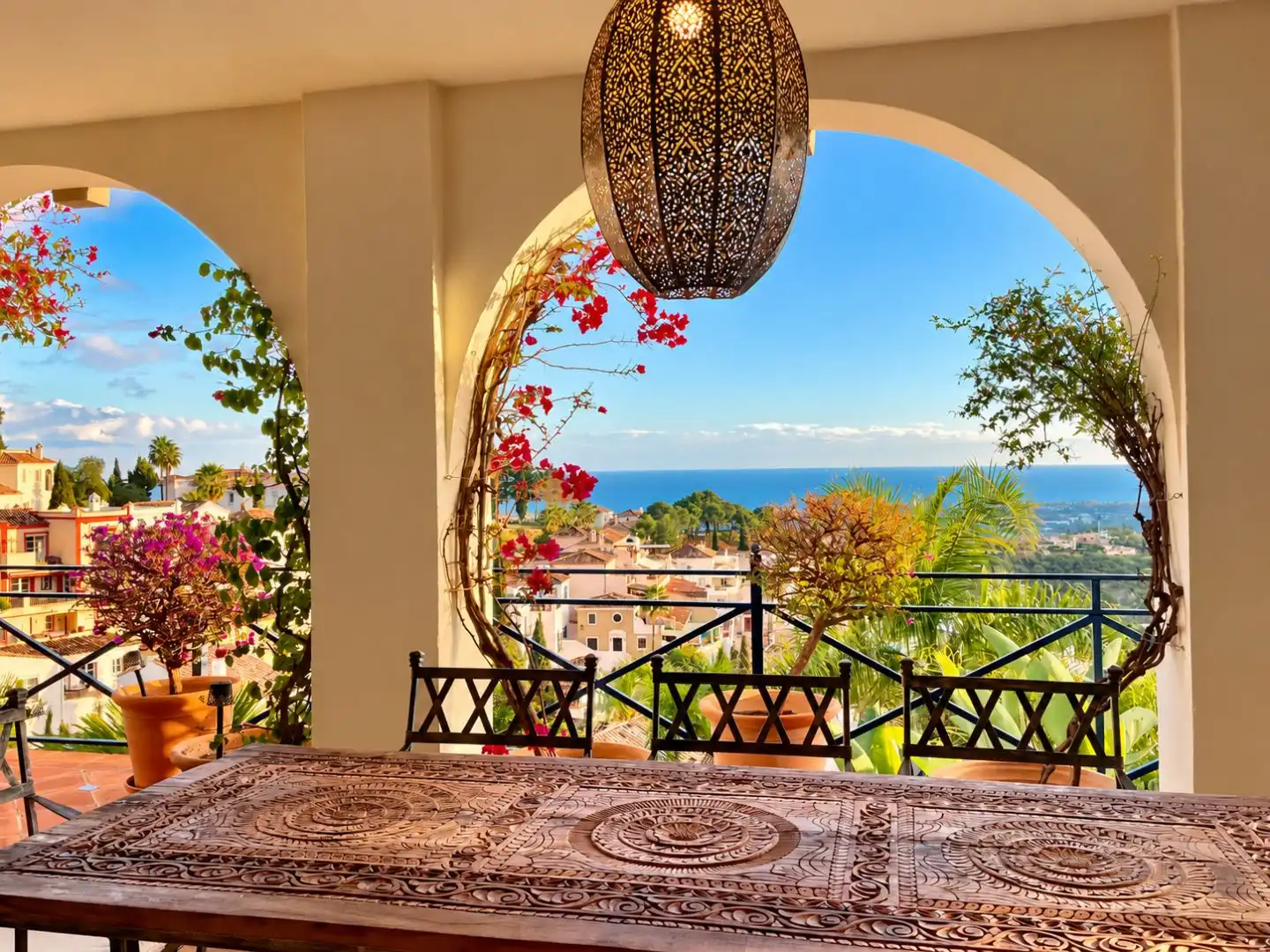 Terrace of Houses for sale in Benahavís  with Air Conditioner, Swimming Pool and Balcony