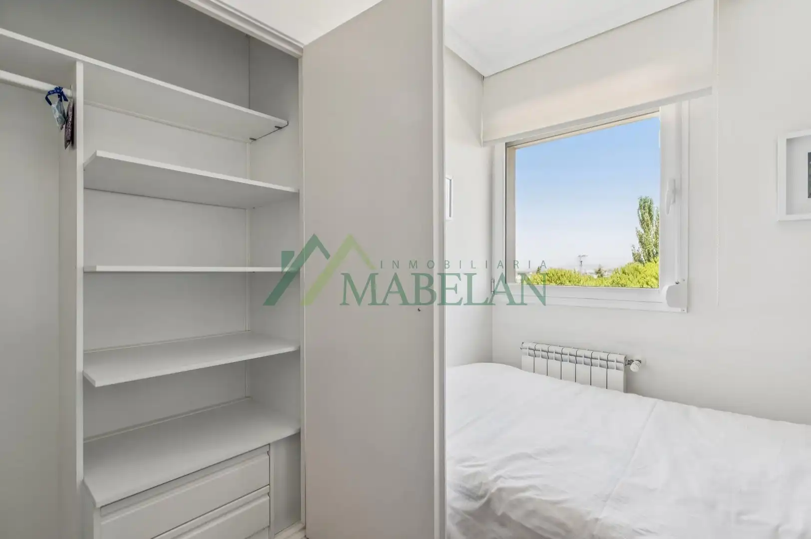 Bedroom of Flat for rent in Las Rozas de Madrid  with Heating, Furnished and Community pool
