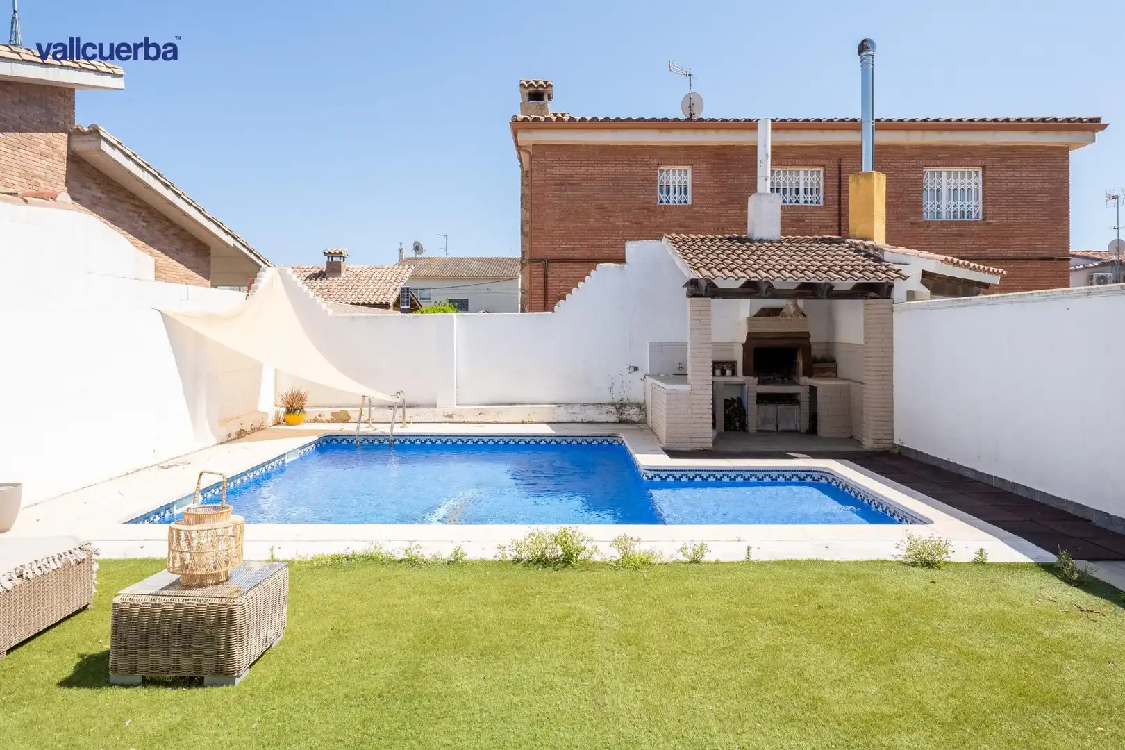 Piscina de Casa adosada en venda en Cambrils amb Aire condicionat, Calefacció i Jardí privat