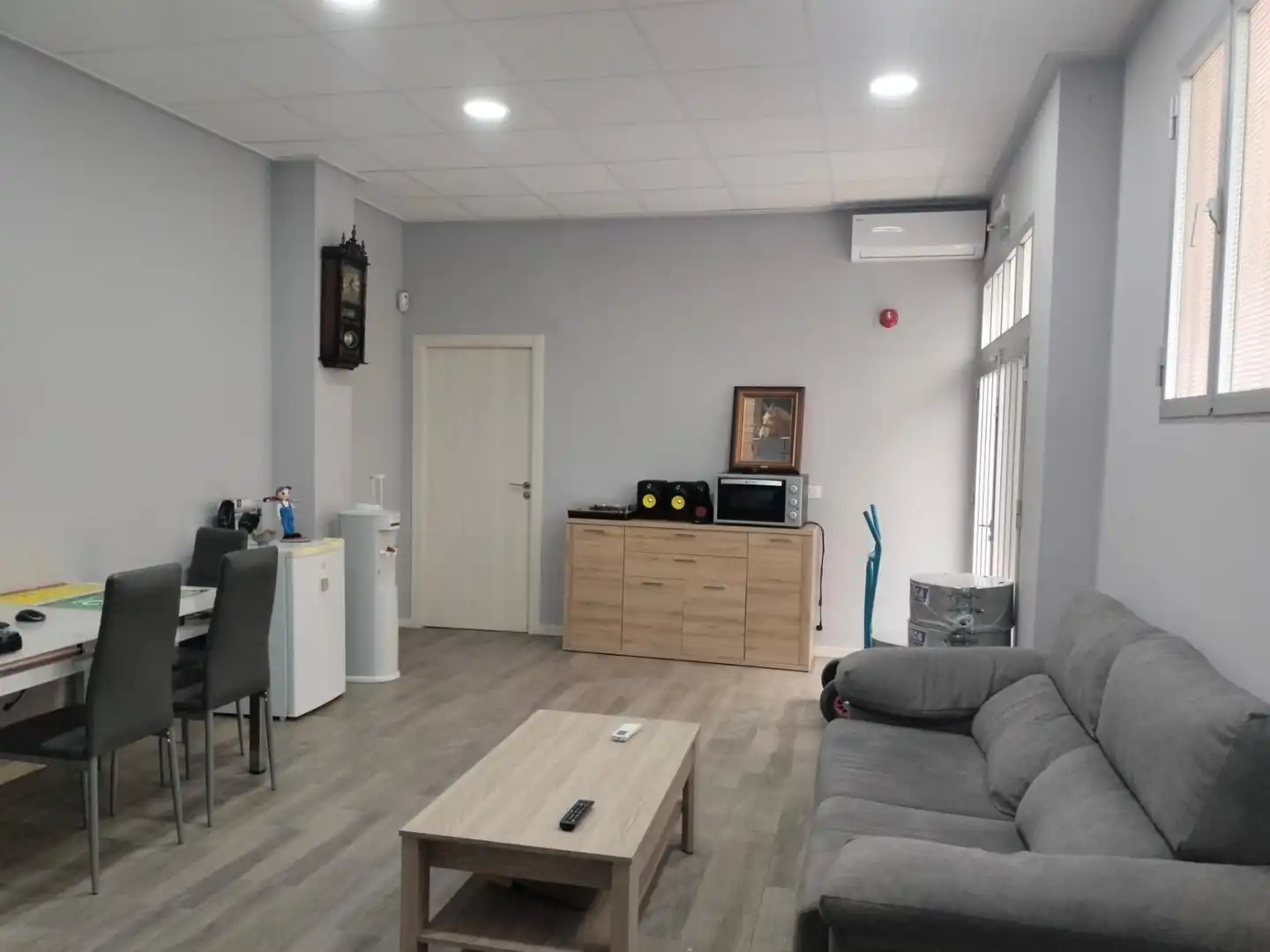 Wohnzimmer von Erdgeschoss zum Verkauf in Canals mit Klimaanlage und Alarm