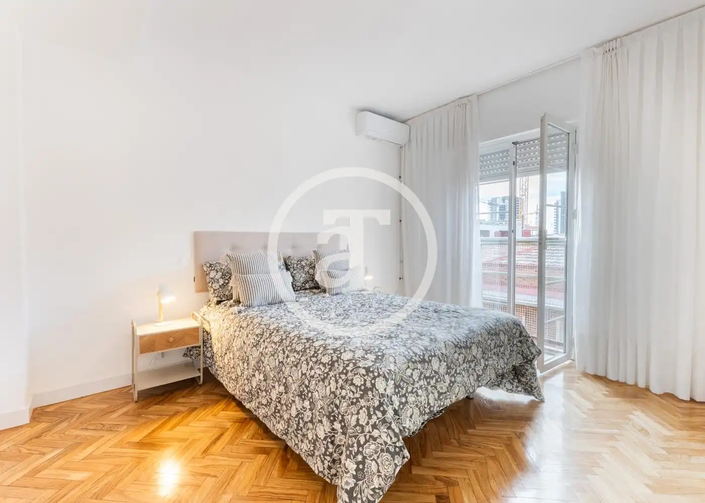 Flat for rent in Calle de Fereluz, Valdeacederas