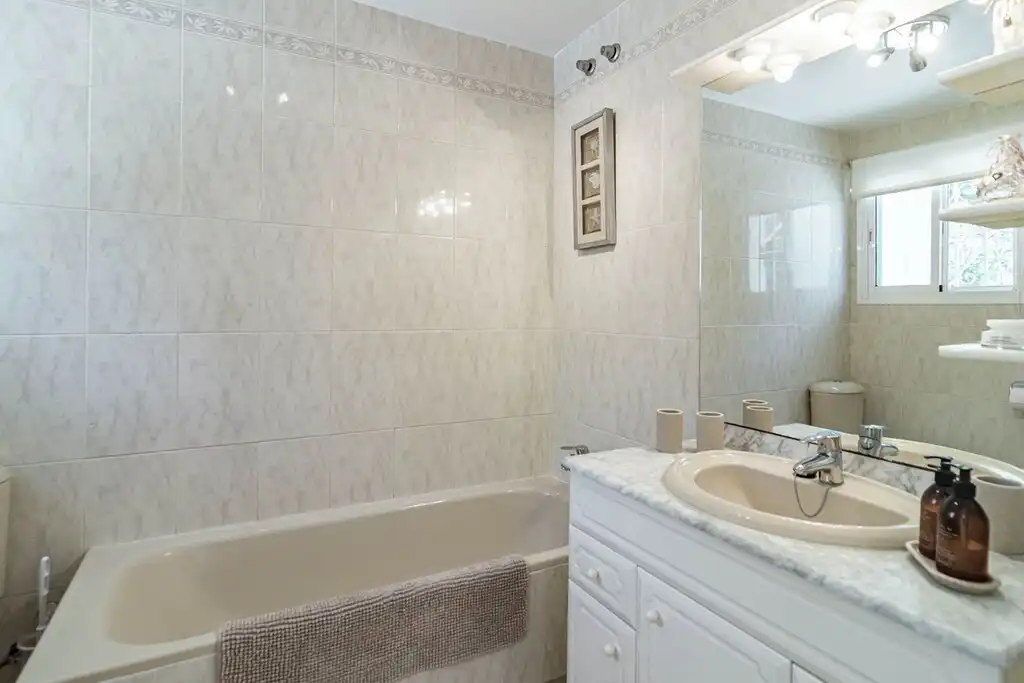 Bany de Casa o xalet en venda en Mijas amb Aire condicionat, Jardí privat i Terrassa