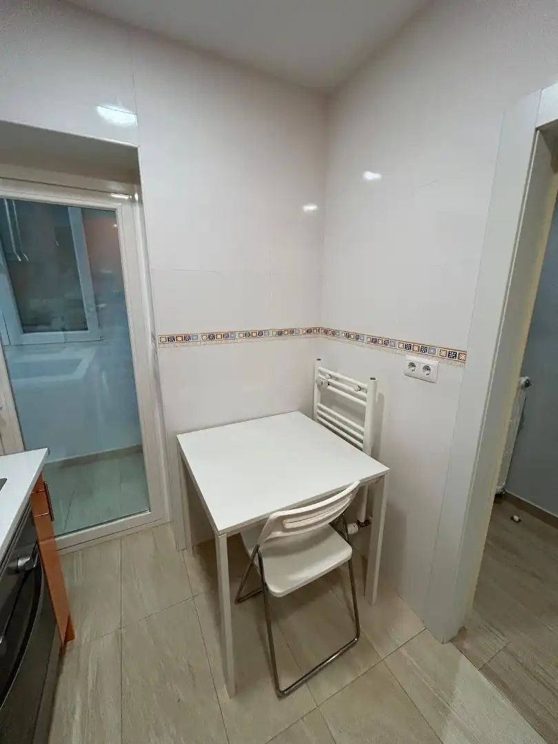 Cuina de Apartament de lloguer en Valladolid amb Calefacció, Terrassa i Traster