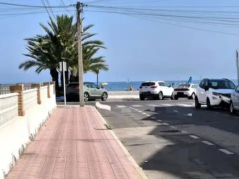 Außenansicht von Wohnung zum Verkauf in Santa Pola mit Terrasse und Abstellraum