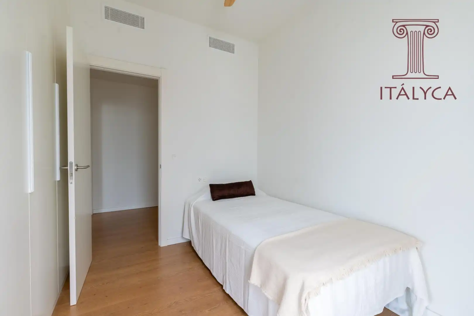 Bedroom of Detached homes for sale in Mairena del Aljarafe  with Heating, Private garden and Terrace