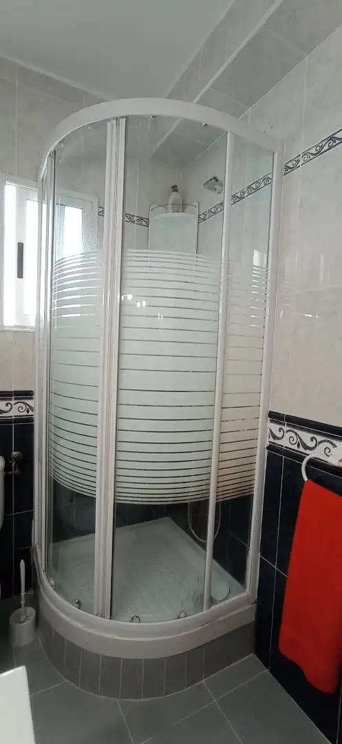 Badezimmer von Wohnung zur Miete in Burjassot mit Möbliert, Ofen und Waschmaschine