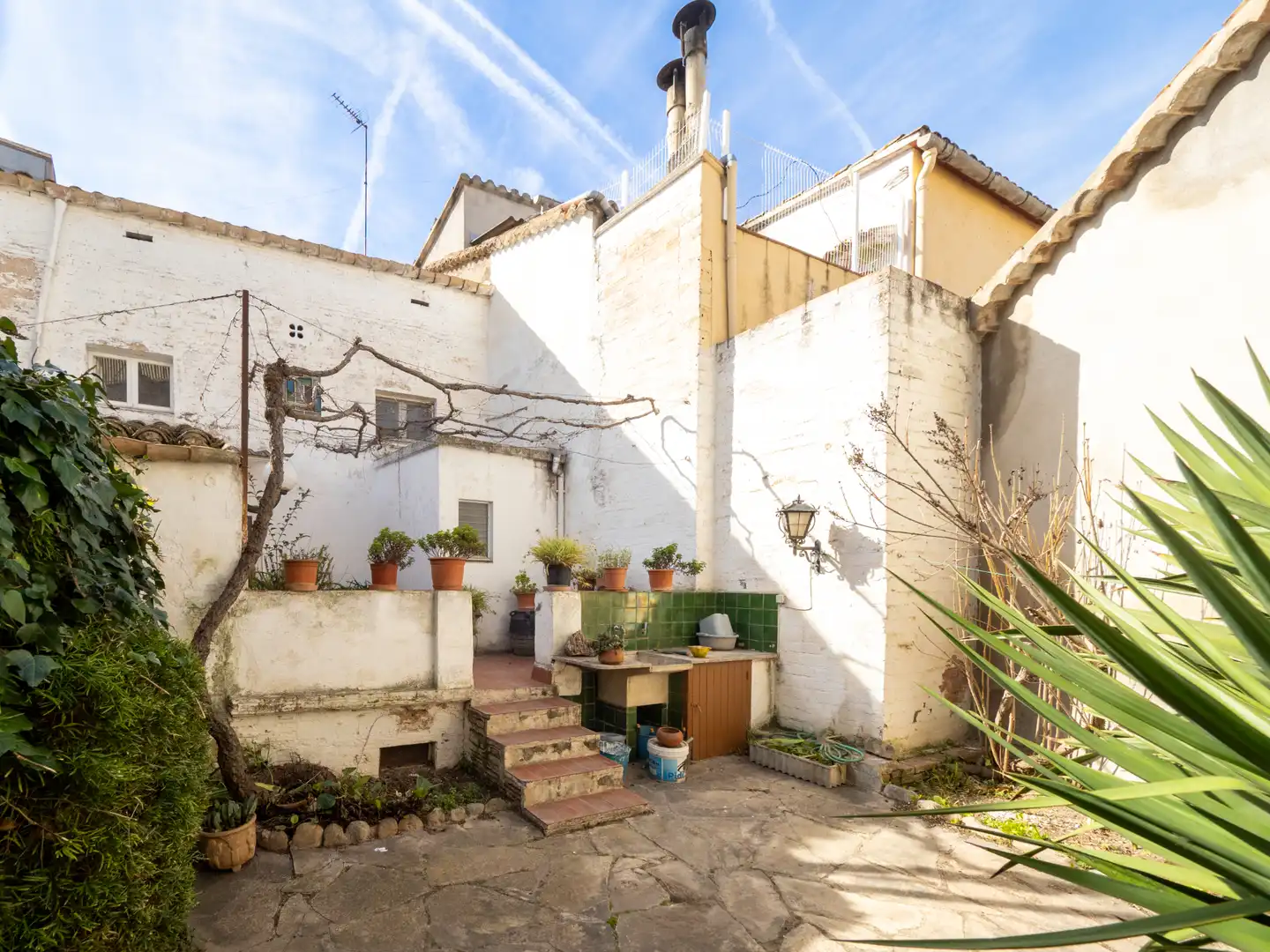 Vista exterior de Casa o chalet en venta en Torrelles de Foix con Jardín privado, Terraza y Amueblado