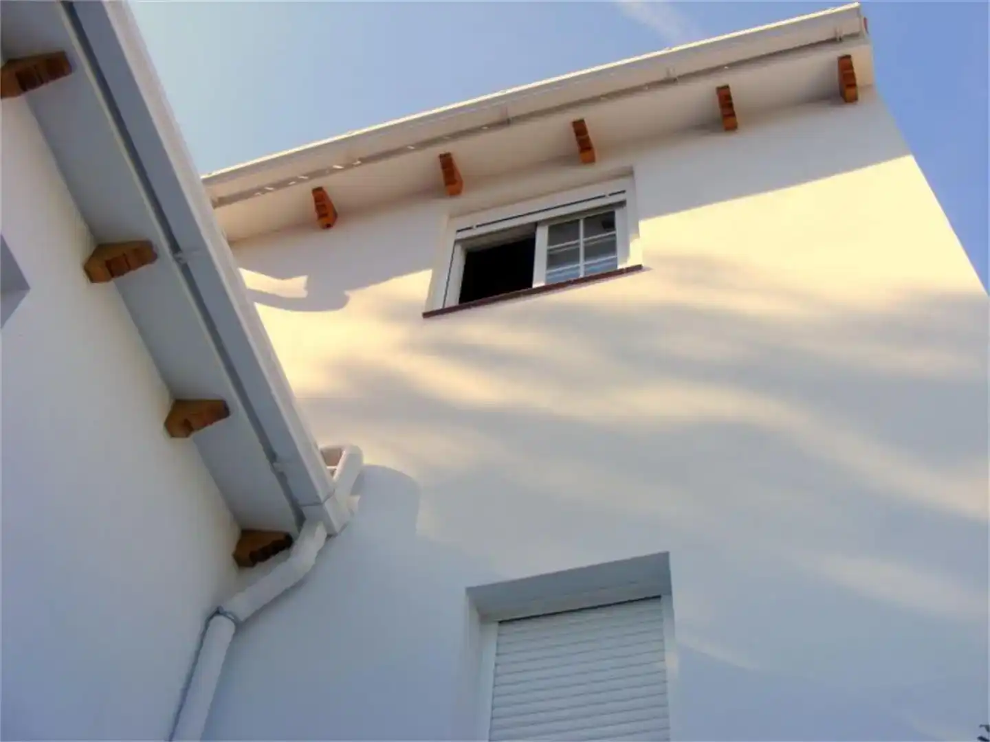 Vista exterior de Casa adosada en venda en Benaoján amb Aire condicionat i Balcó