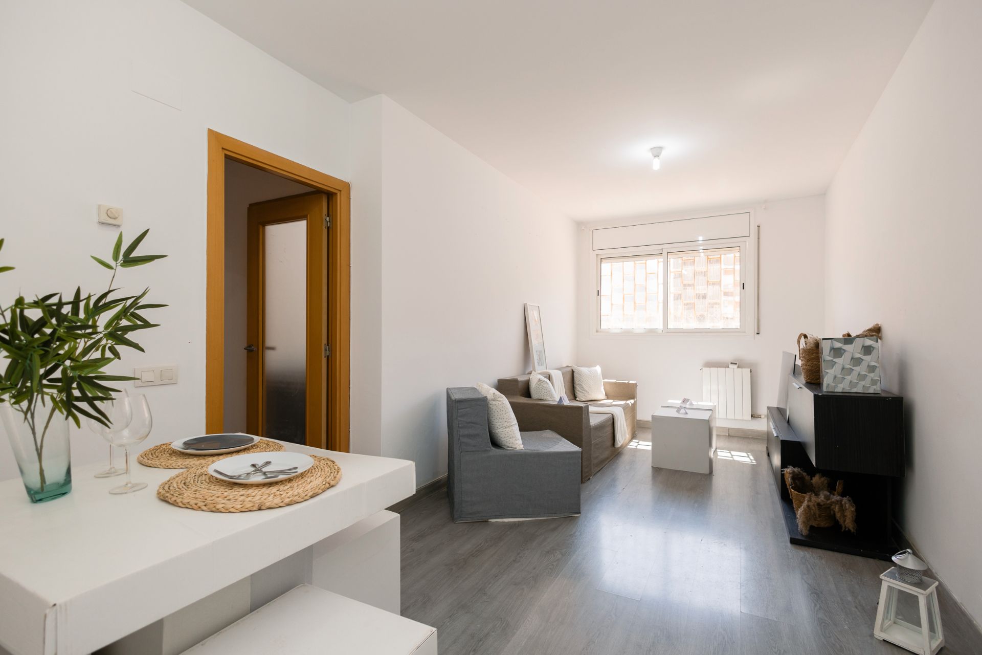 Living room of Flat for sale in Cornellà de Llobregat  with Heating, Parquet flooring and Storage room
