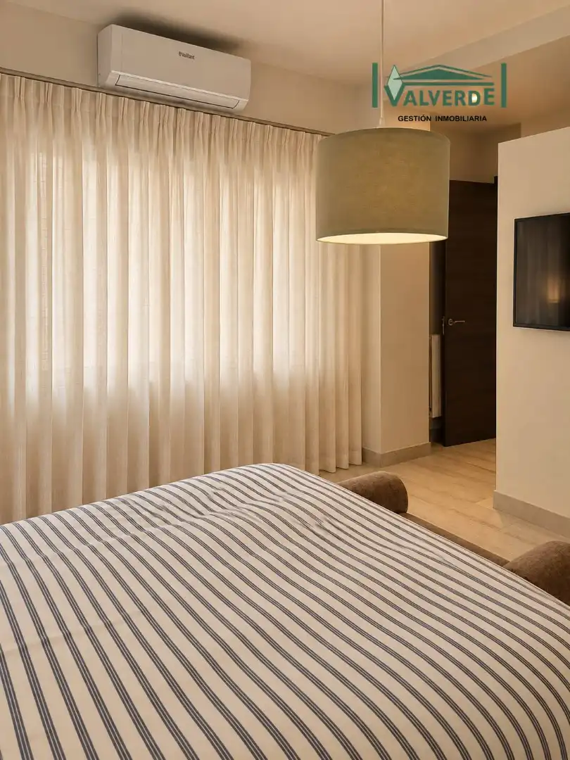 Schlafzimmer von Wohnungen zur Miete in Granada mit Klimaanlage, Heizung und Möbliert