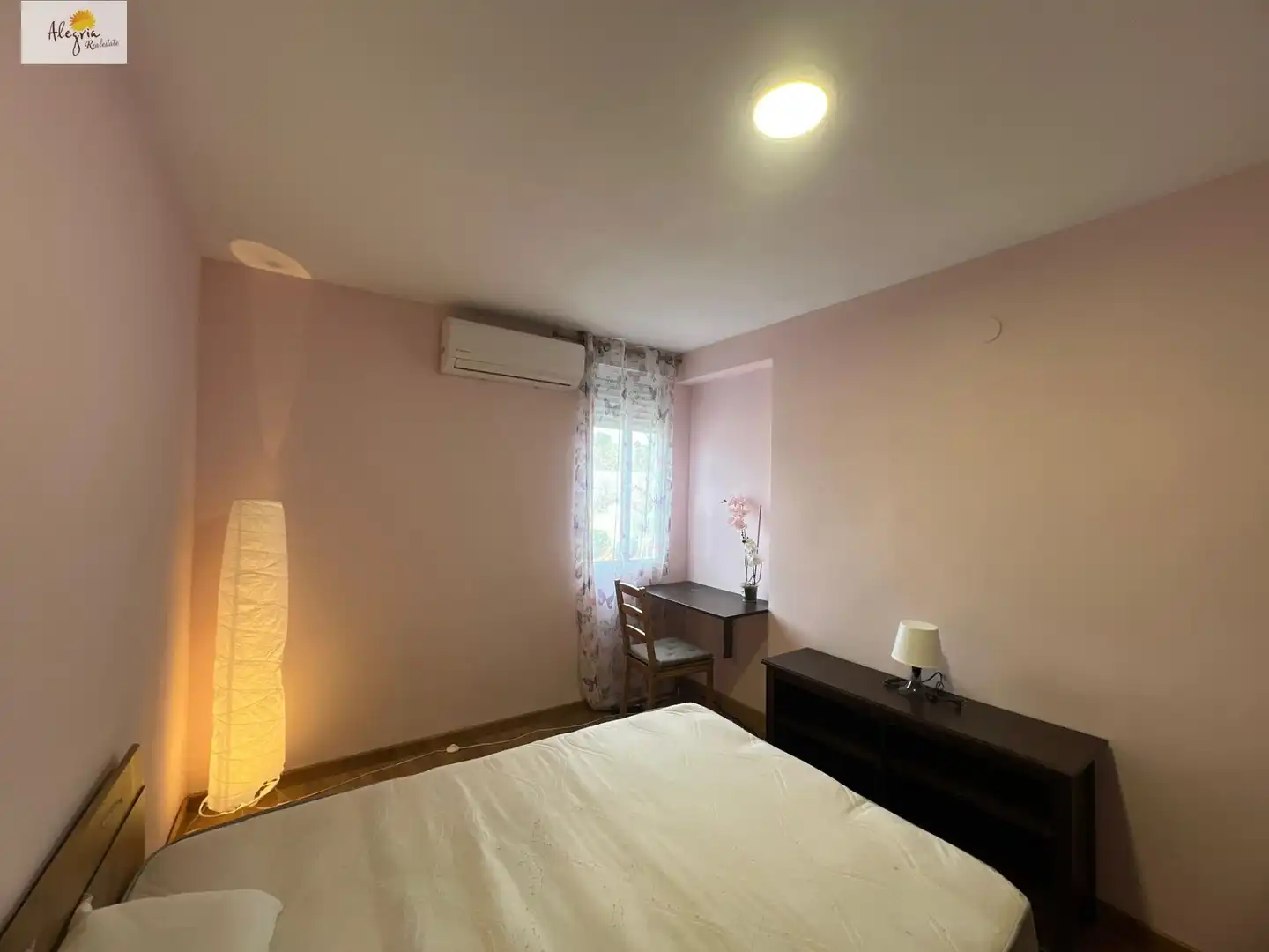 Habitación de Piso en venta en Valencia con Aire acondicionado, Terraza y Amueblado