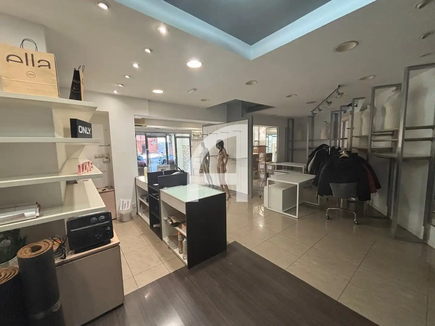 Local comercial en venda a Santa Maria Mazzarel·lo 80, imagen 5