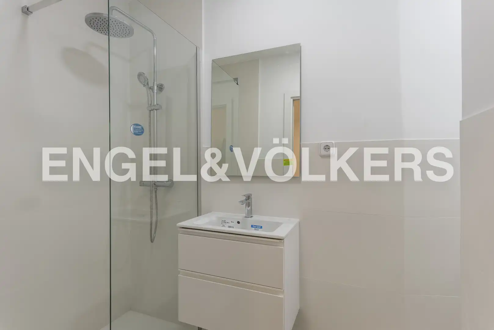 Baño de Apartamento de alquiler en Madrid con Aire acondicionado y Calefacción