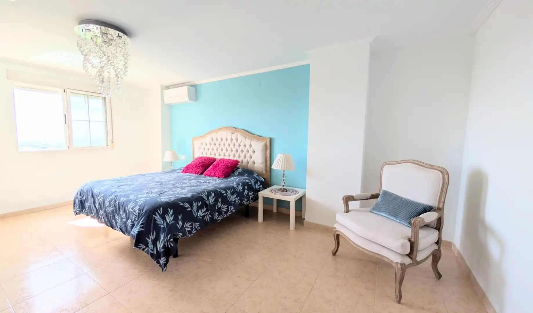 Dormitori de Casa o xalet en venda en Elche / Elx amb Aire condicionat, Calefacció i Jardí privat