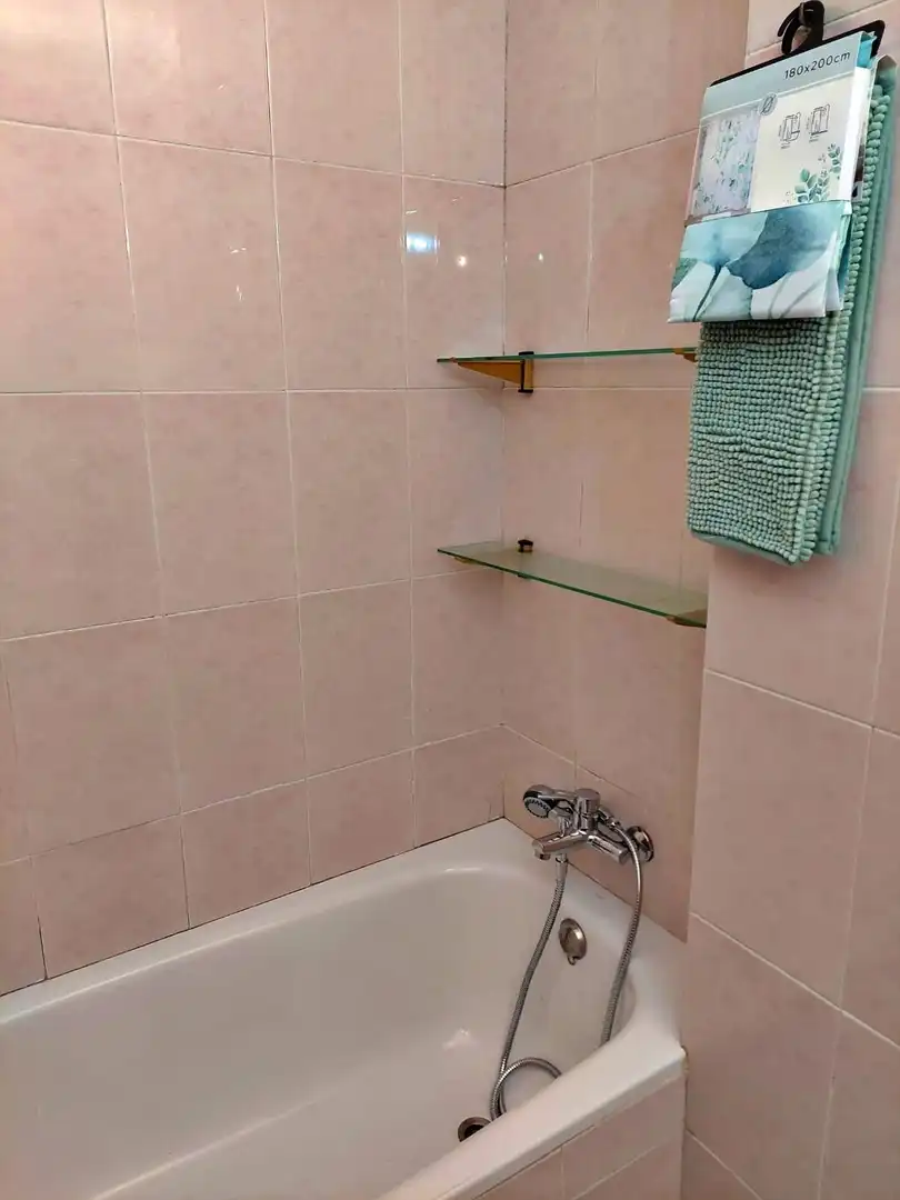 Baño de Piso de alquiler en Málaga con Amueblado y Balcón