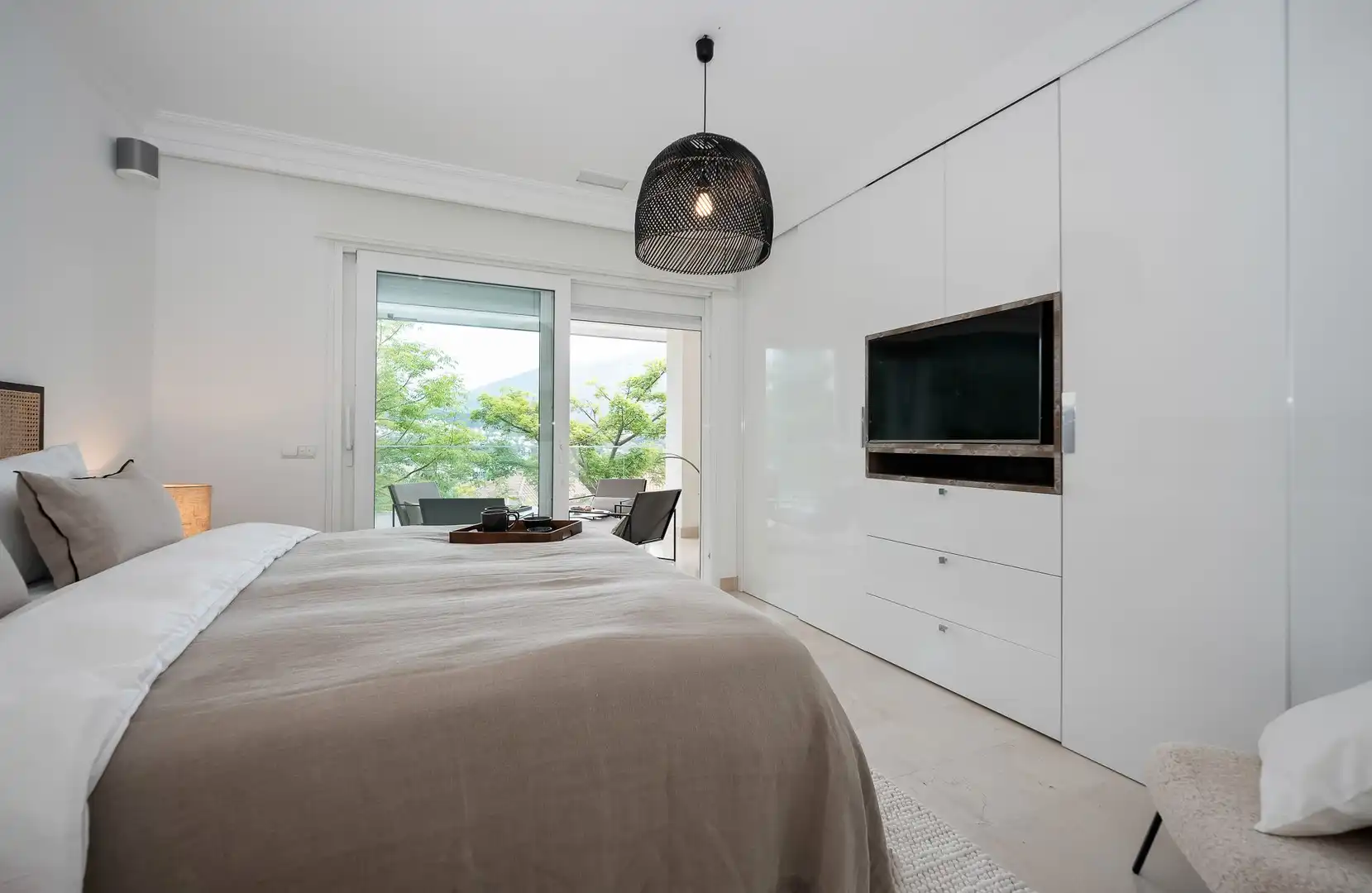Habitación de Planta baja en venta en Marbella con Aire acondicionado, Calefacción y Jardín privado